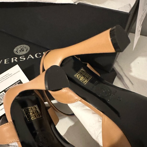 Versace Pumps - Picture 9 of 9